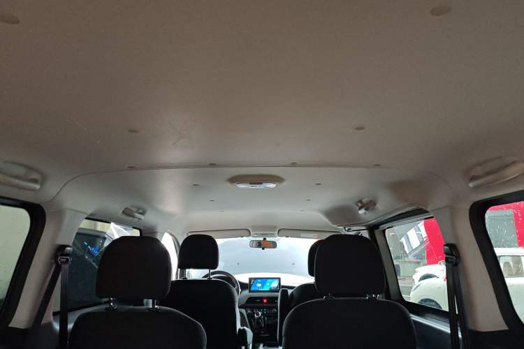 Used JAC Refine M3 2022 PLUS 1.8L 7-seater Standard Model Headliner