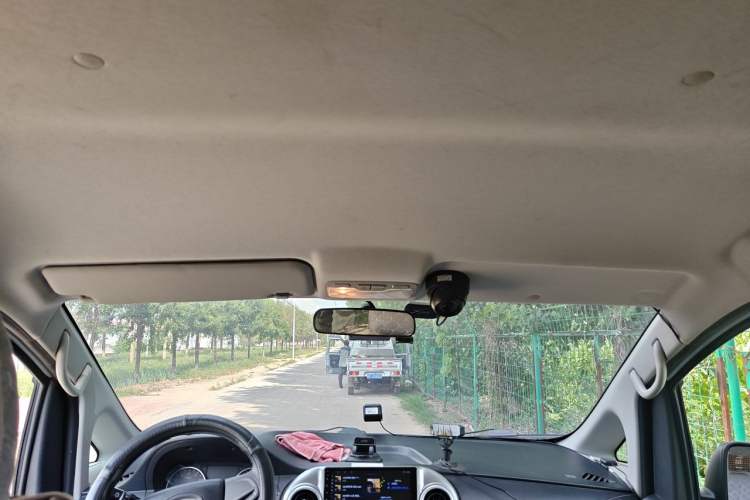 Used JAC Refine M3  Headliner