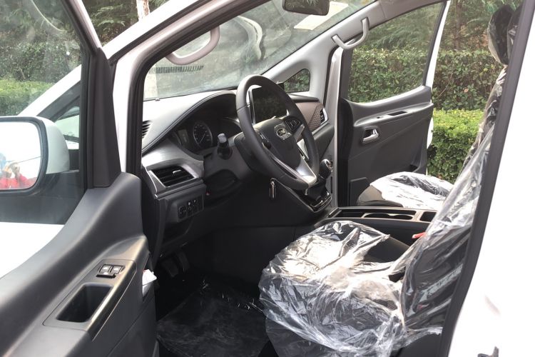 Used JAC Refine M3 2022 1.8L 7-seat Standard Edition Interior 2