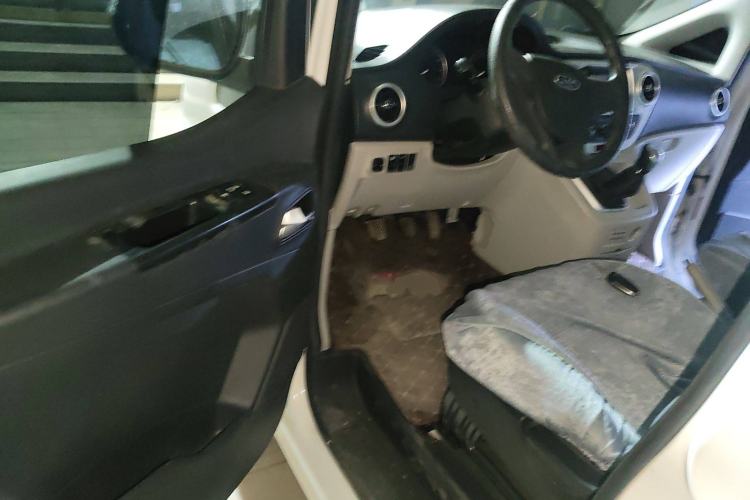 Used JAC Refine M3 2022 PLUS IKEA Edition 1.8L Comfort Version Interior 3