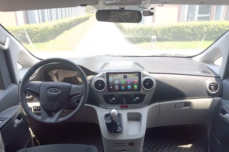 Used JAC Refine M3 2022 PLUS IKEA Edition 1.8L Comfort Version Interior 4