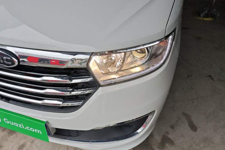 Used JAC Refine M3 2022 PLUS 1.8L 7-seater Standard Model Left Front Headlight