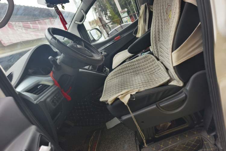 Used JAC Refine M3 2022 PLUS 1.5T 7-Seater Standard Model Left Front Seat
