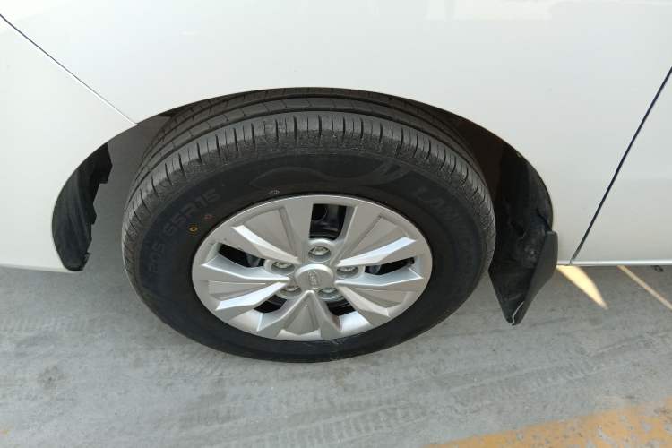 Used JAC Refine M3 2022 PLUS IKEA Edition 1.8L Comfort Version Left Front Wheel Hub