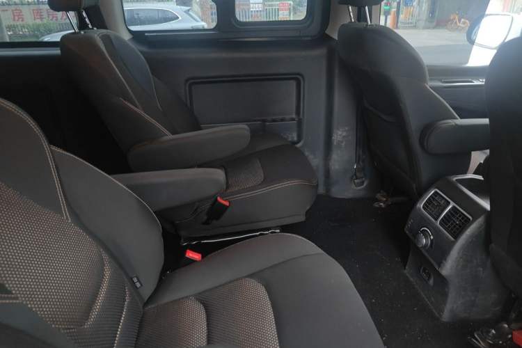 Used JAC Refine M3 2022 1.8L 7-seat Standard Edition Left Rear Seat