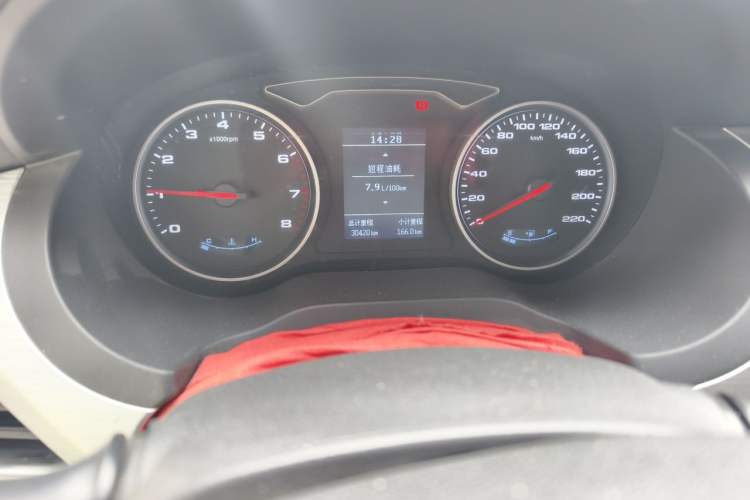 Used JAC Refine M3 2022 PLUS 1.5T 7-Seater Standard Model Odometer Close Up
