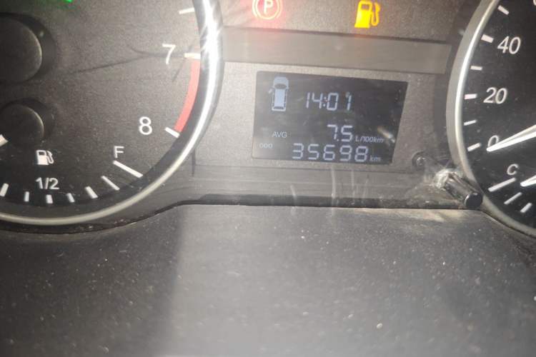 Used JAC Refine M3 2022 1.8L 7-seat Standard Edition Odometer Close Up