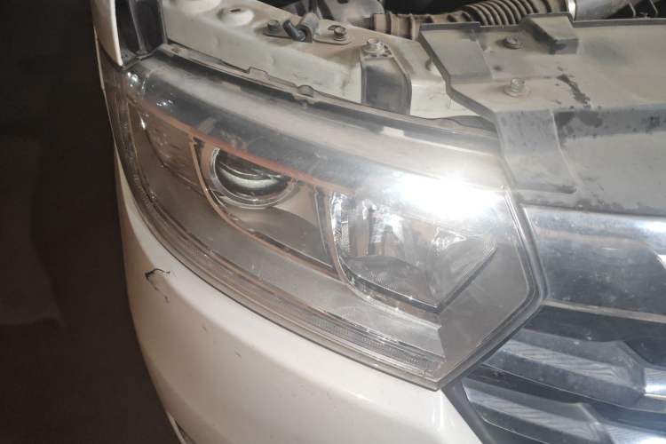 Used JAC Refine M3 2022 1.8L 7-seat Standard Edition Right Front Headlight
