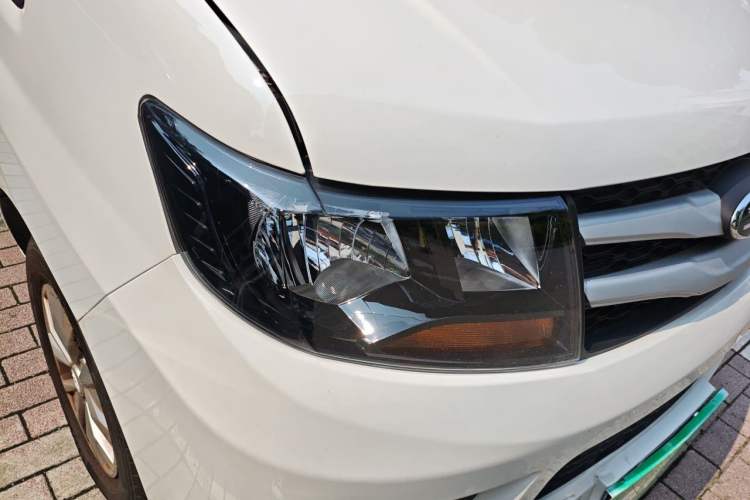 Used JAC Refine M3 2022 Creator Edition 1.5T Luxury Version Right Front Headlight