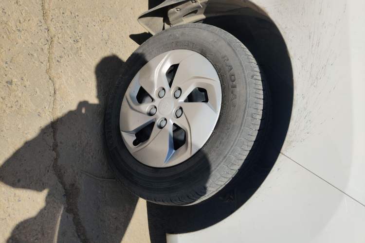 Used JAC Refine M3 2022 PLUS 1.8L 7-seater Standard Model Right Front Wheel Hub