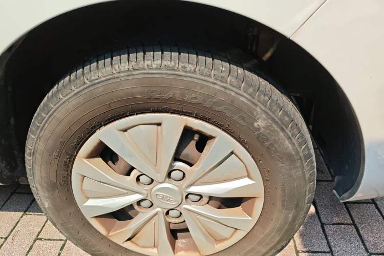Used JAC Refine M3 2022 Creator Edition 1.5T Luxury Version Right Front Wheel Hub