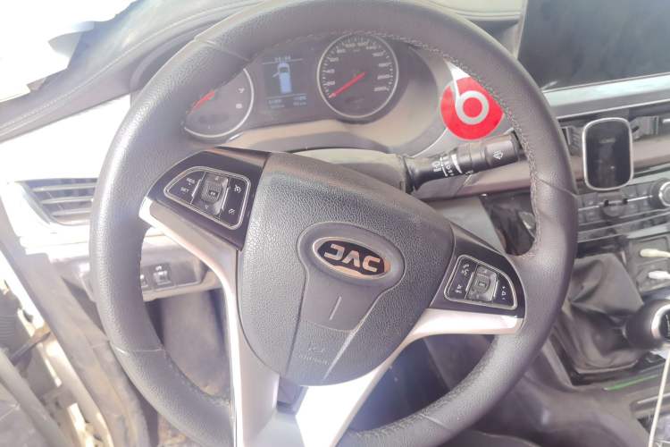 Used JAC Refine M3 2022 1.8L 7-seat Standard Edition Steering Wheel