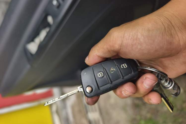 Used JAC Refine M3 2022 PLUS 1.5T 7-Seater Standard Model Vehicle Key
