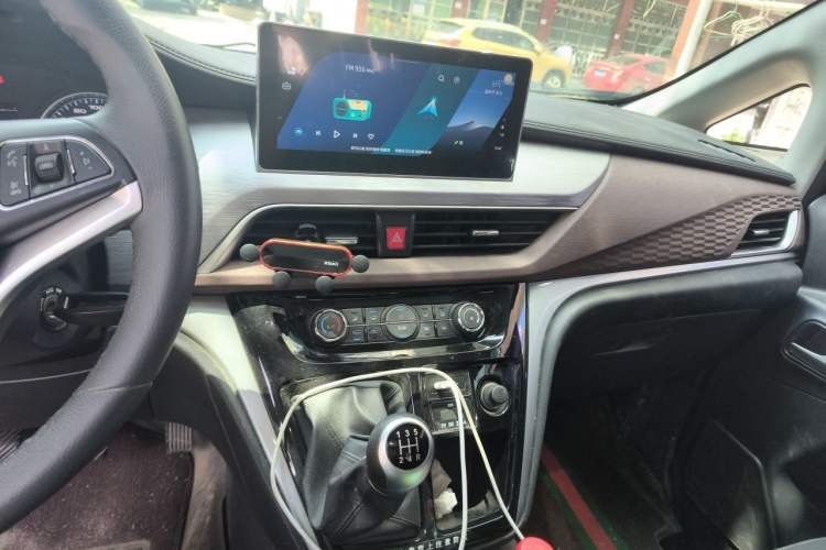 Used JAC Refine M3 2023 PLUS 1.5T 7/8-seater Smart Connectivity Version Audio And AC Panel