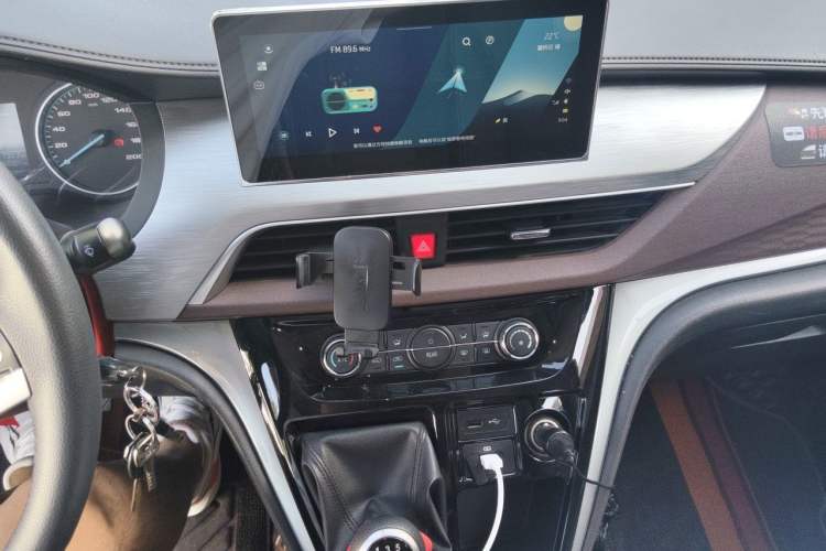 Used JAC Refine M3 2023 PLUS 1.8L 9-Seater Smart Connectivity Version Audio And AC Panel