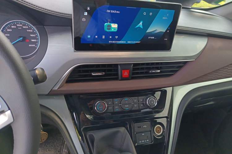 Used JAC Refine M3 2023 1.8L 7/8-Seater Smart Connectivity Version Audio And AC Panel