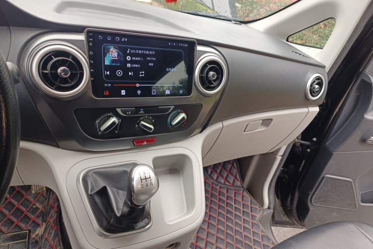 Used JAC Refine M3 2023 PLUS 1.5T 5/7-seat Classic Edition Audio And AC Panel