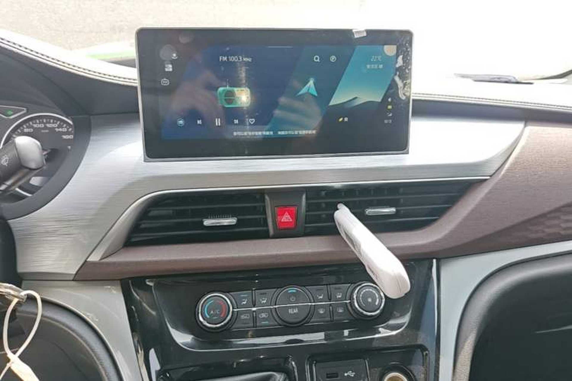 Used JAC Refine M3 2023 1.8L 7/8-Seater Smart Connectivity Version Audio And AC Panel