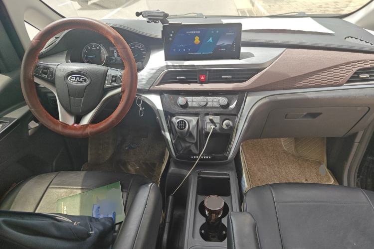 Used JAC Refine M3 2023 1.5T 7/8-Seater Smart Connectivity Version Center Console