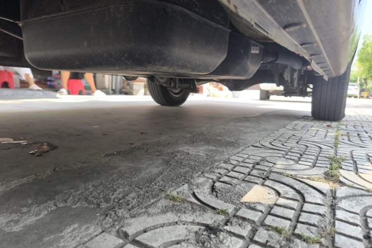 Used JAC Refine M3 2023 PLUS 1.5T 7/8-seater Smart Connectivity Version Chassis Front Left
