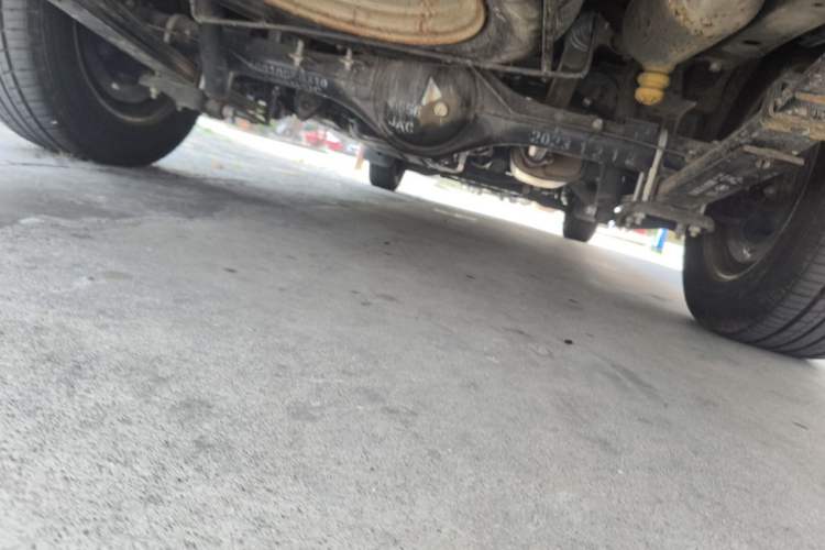 Used JAC Refine M3 2023 PLUS 1.5T 7/8-seater Smart Connectivity Version Chassis Rear