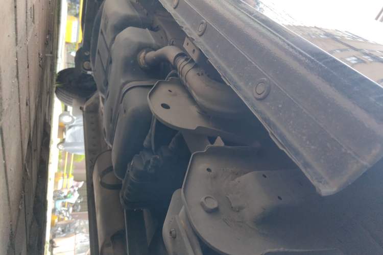 Used JAC Refine M3 2023 PLUS 1.8L 9-Seater Smart Connectivity Version Chassis Rear Left