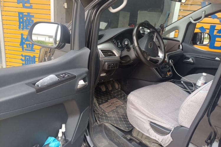 Used JAC Refine M3 2023 PLUS 1.5T 9-Seater Smart Connectivity Version Driver Seat