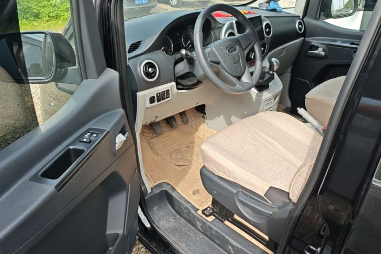 Used JAC Refine M3 2023 PLUS 1.8L 7/8-Seater Comfort Edition Driver Seat