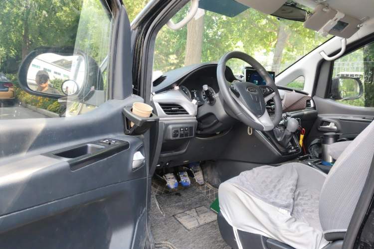 Used JAC Refine M3 2023 PLUS 1.8L 7/8-seater Smart Connectivity Version Driver Seat