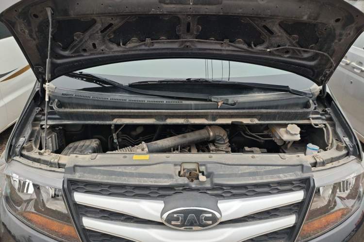 Used JAC Refine M3 2023 PLUS 1.8L 7/8-seater Elite Edition Engine Bay