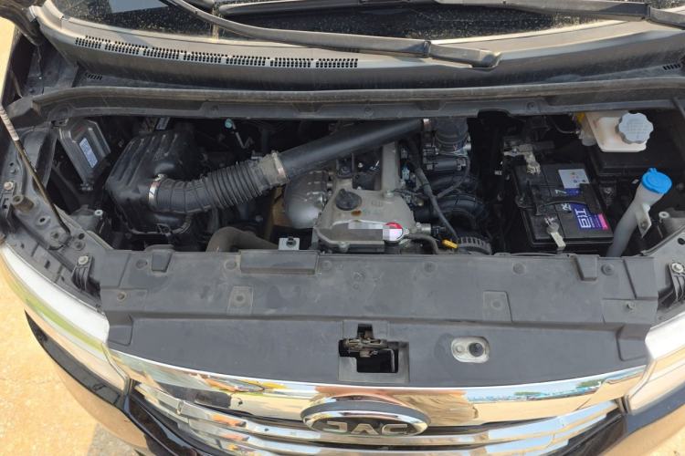 Used JAC Refine M3 2023 PLUS 1.8L 7/8-Seater Comfort Edition Engine Bay