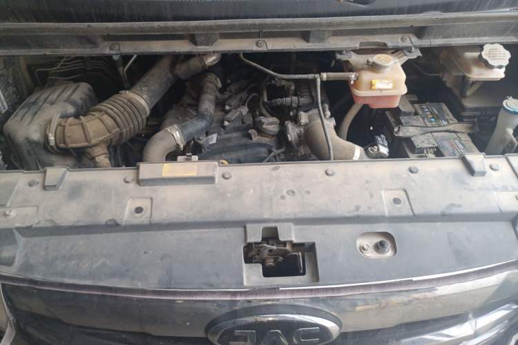 Used JAC Refine M3 2023 PLUS 1.5T 9-Seater Smart Connectivity Version Engine Bay