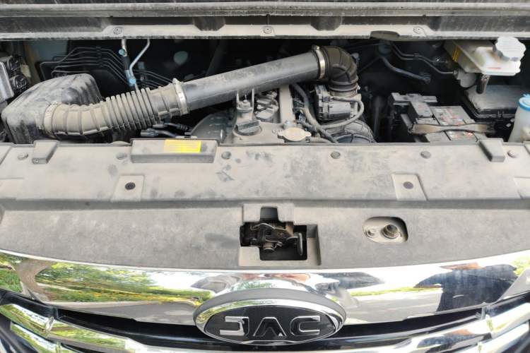Used JAC Refine M3 2023 PLUS 1.8L 7/8-seater Smart Connectivity Version Engine Bay
