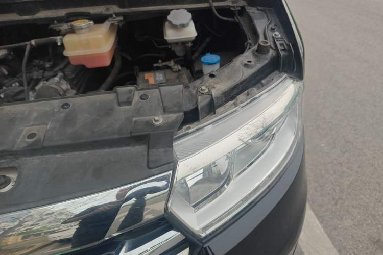 Used JAC Refine M3 2023 PLUS 1.5T 7/8-seater Smart Connectivity Version Engine Bay Left
