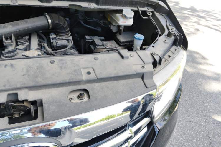 Used JAC Refine M3 2023 PLUS 1.8L 7/8-seater Smart Connectivity Version Engine Bay Left