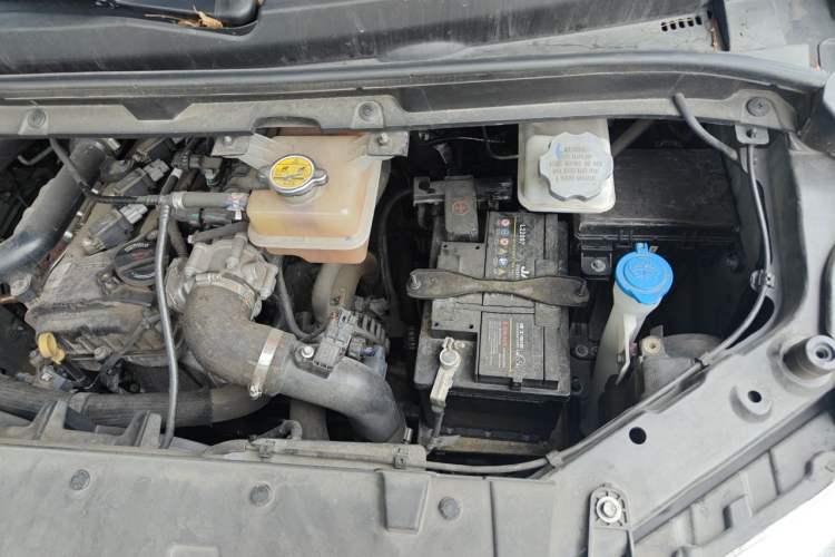 Used JAC Refine M3 2023 PLUS 1.5T 5/7-seat Classic Edition Engine Bay Left
