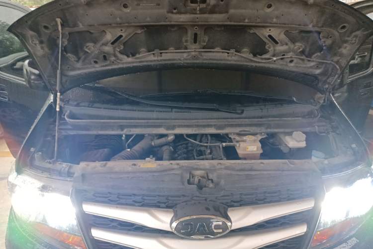 Used JAC Refine M3 2023 PLUS 1.5T 5/7-seat Classic Edition Engine Bay