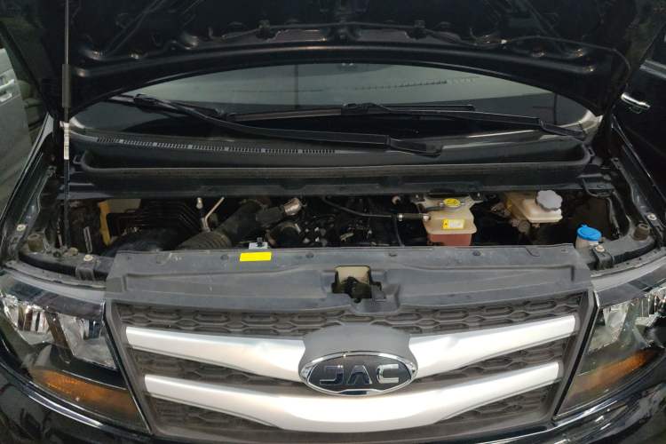 Used JAC Refine M3 2023 PLUS 1.5T 5/7-seat Classic Edition Engine Bay