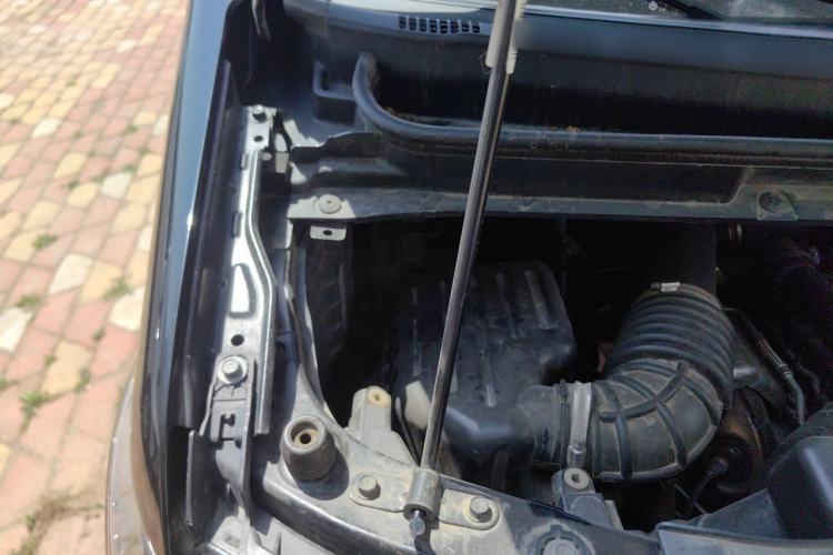 Used JAC Refine M3 2023 PLUS 1.5T 5/7-seat Classic Edition Engine Bay Right