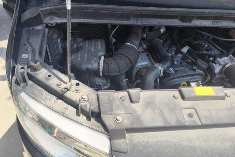 Used JAC Refine M3 2023 PLUS 1.5T 7/8-seater Smart Connectivity Version Engine Bay Right