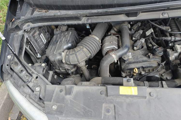 Used JAC Refine M3 2023 PLUS 1.5T 5/7-seat Classic Edition Engine Bay Right