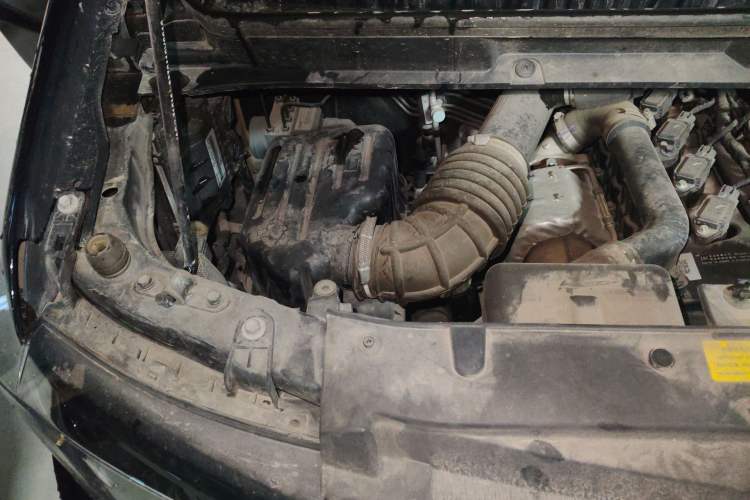 Used JAC Refine M3 2023 PLUS 1.5T 5/7-seat Classic Edition Engine Bay Right