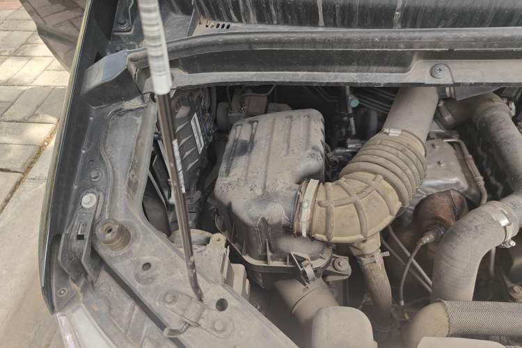 Used JAC Refine M3 2023 1.5T 7/8-Seater Smart Connectivity Version Engine Bay Right