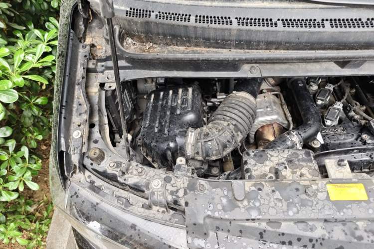 Used JAC Refine M3 2023 PLUS 1.5T 5/7-seat Classic Edition Engine Bay Right