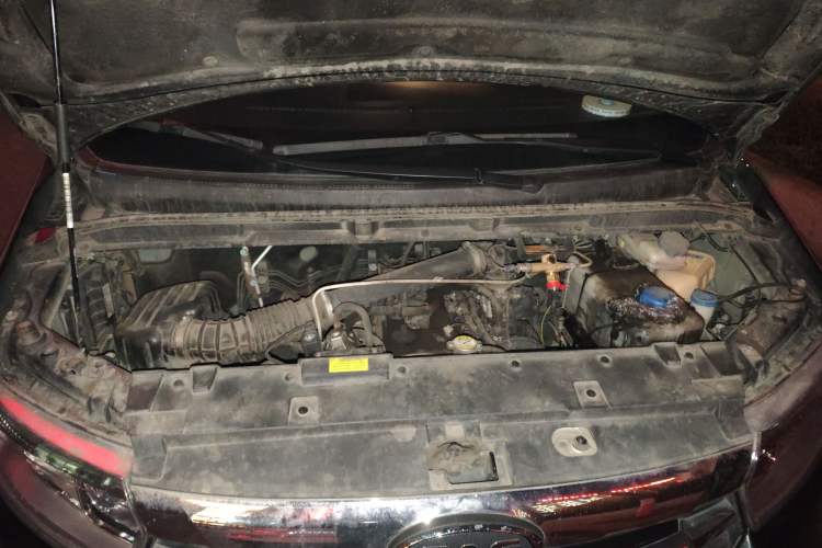 Used JAC Refine M3 2023 PLUS 1.8L 7/8-Seater Comfort Edition CNG Engine Bay