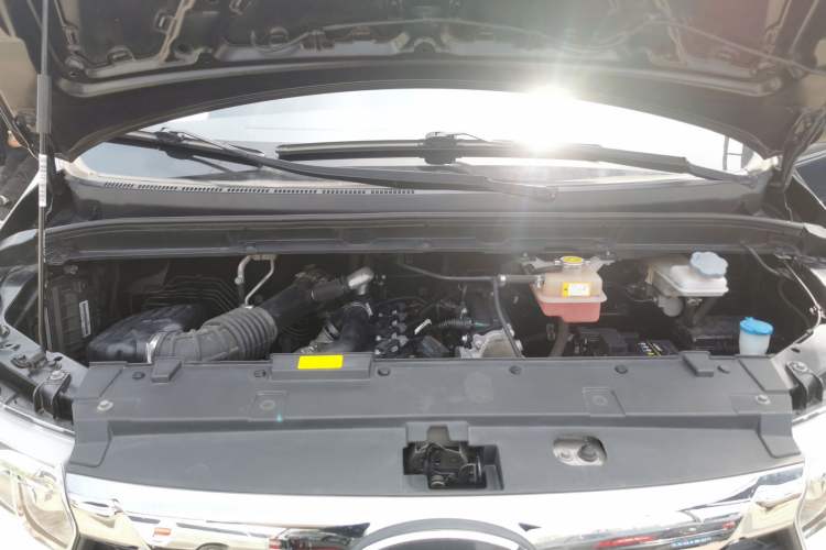 Used JAC Refine M3 2023 PLUS 1.5T 7/8-seater Smart Connectivity Version Engine Bay