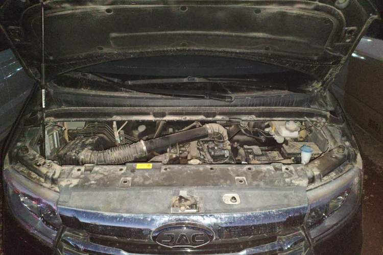 Used JAC Refine M3 2023 PLUS 1.8L 9-Seater Smart Connectivity Version Engine Bay
