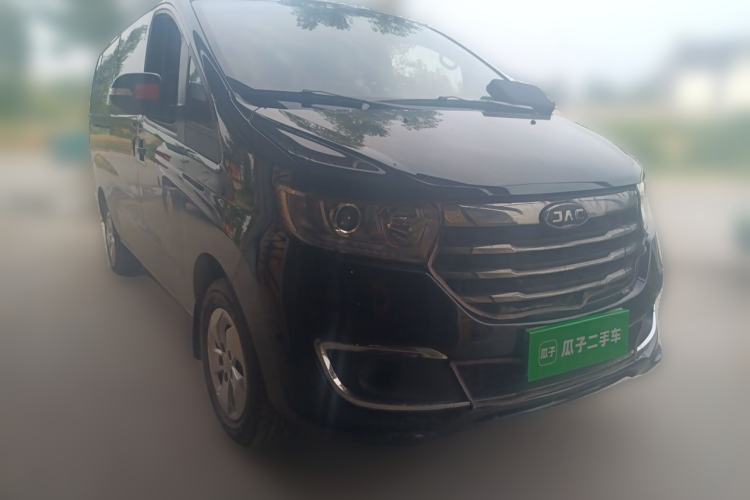 Used JAC Refine M3 2023 PLUS 1.5T 9-Seater Smart Connectivity Version Front Right 45 Deg