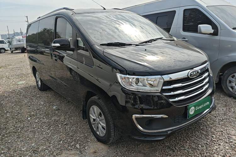 Used JAC Refine M3 2023 PLUS 1.8L 7/8-Seater Comfort Edition Front Right 45 Deg