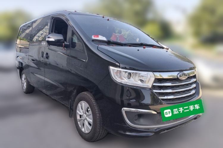 Used JAC Refine M3 2023 PLUS 1.8L 9-Seater Smart Connectivity Version Front Right 45 Deg